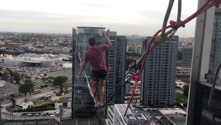 Los highliners que marcaron el récord urbano para la Argentina