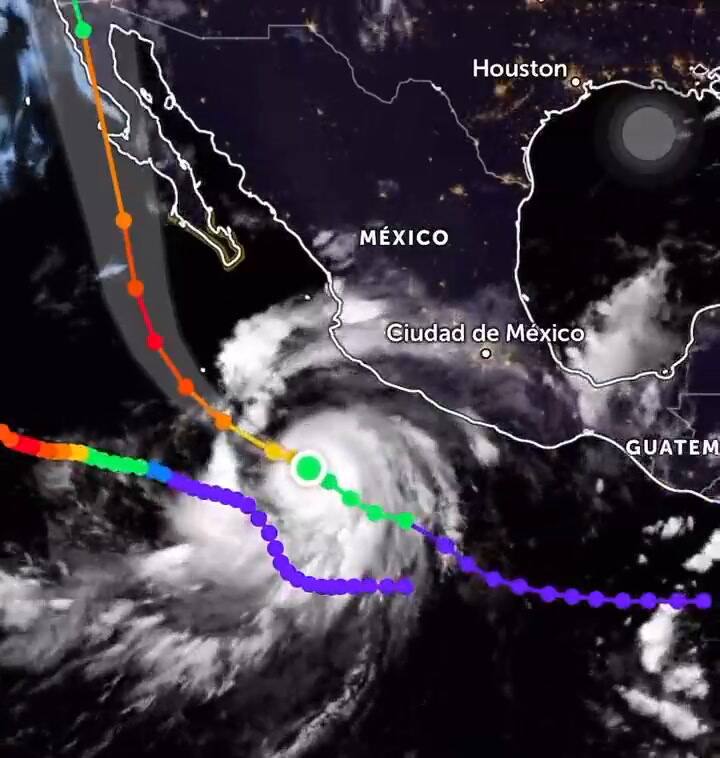 El huracán Hilary recorre las costas del Pacífico mexicano