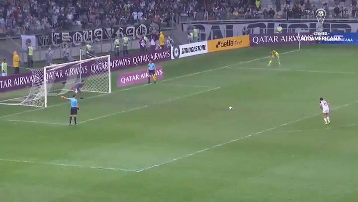Pulga Rodríguez, al rincón y con una sonrisa - Fuente: Conmebol Sudamericana