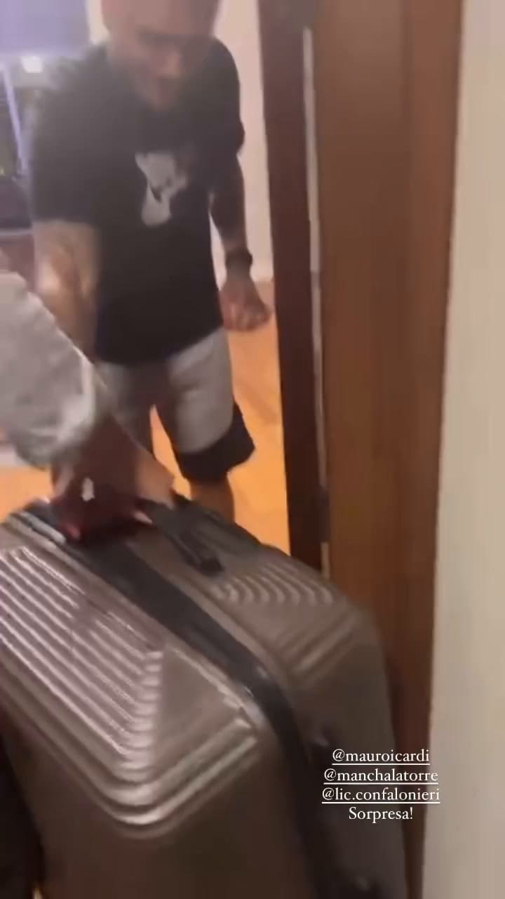 La China Suárez se metió en una valija para sorprender a Icardi