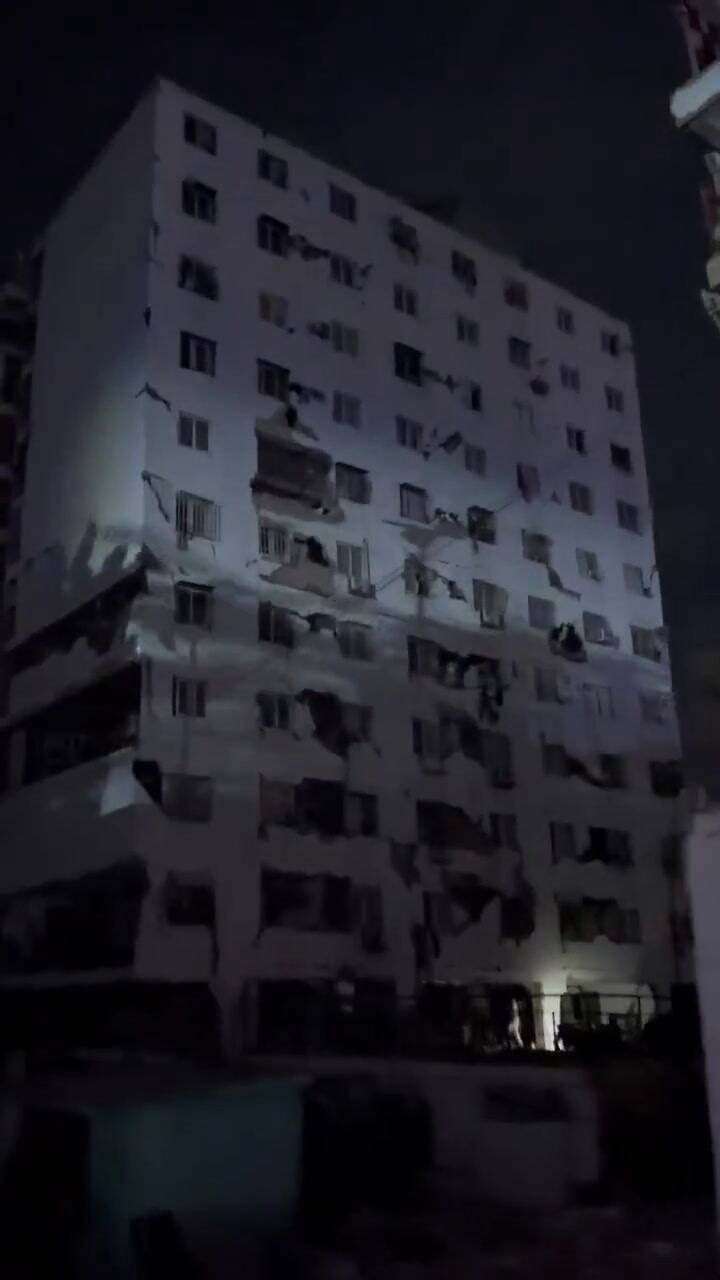 Un impactante video muestra cómo quedó un edificio en La Guaira