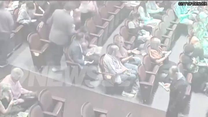 La escandalosa actitud en un teatro de la congresista Lauren Boebert