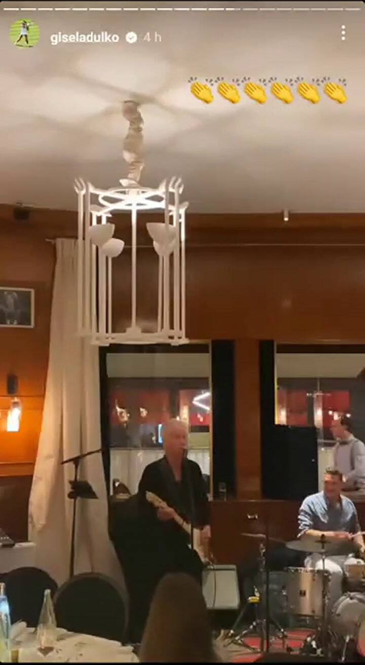 Gabriela Sabatini y Gisela Dulko en la previa a la final del torneo de las leyendas