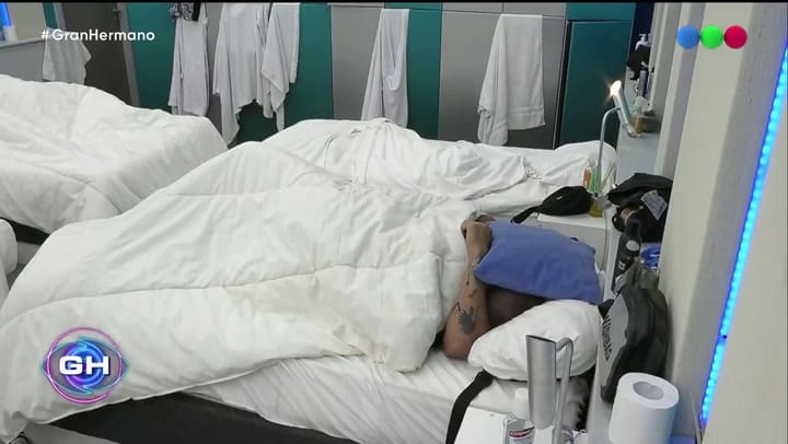 Gran Hermano: Furia y Mauro estuvieron bajo las sábanas y quedaron en evidencia