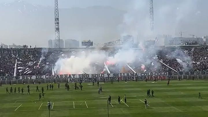 Se cayó el techo de un estadio en Chile