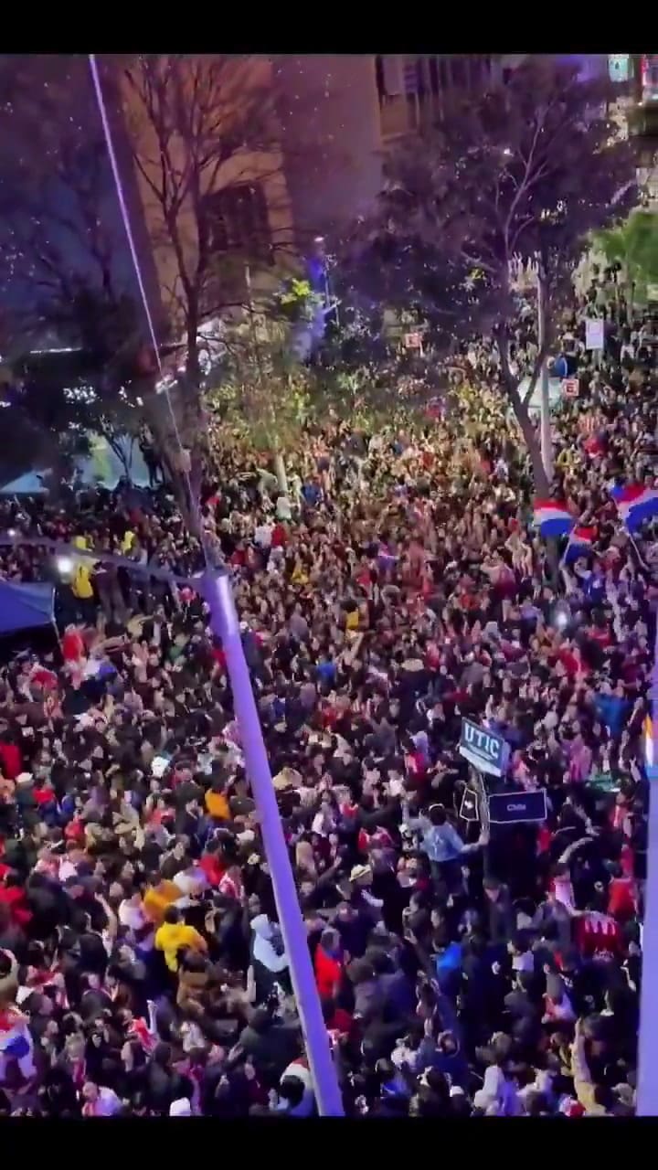 Los hinchas paraguayos se reunieron en las calles