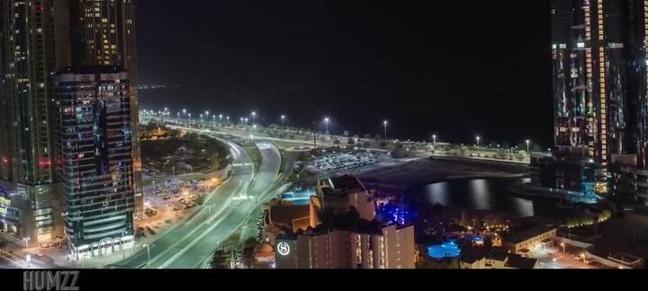 La imponente ciudad de Abu Dhabi vista desde un drone - Fuente: YouTube