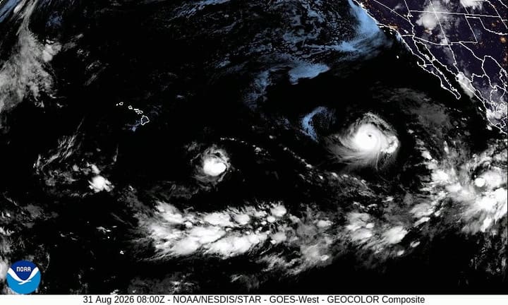 Satélite De La NOAA Sobre El Huracán Karina