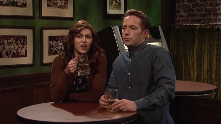 Kate McKinnon haciendo de Hillary Clinton con la verdadera Hillary - Fuente: Saturday Night Live