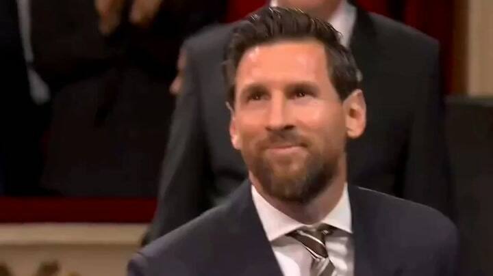 Messi, ovacionado por el público al recibir el Premio Princesa de Asturias de los Deportes