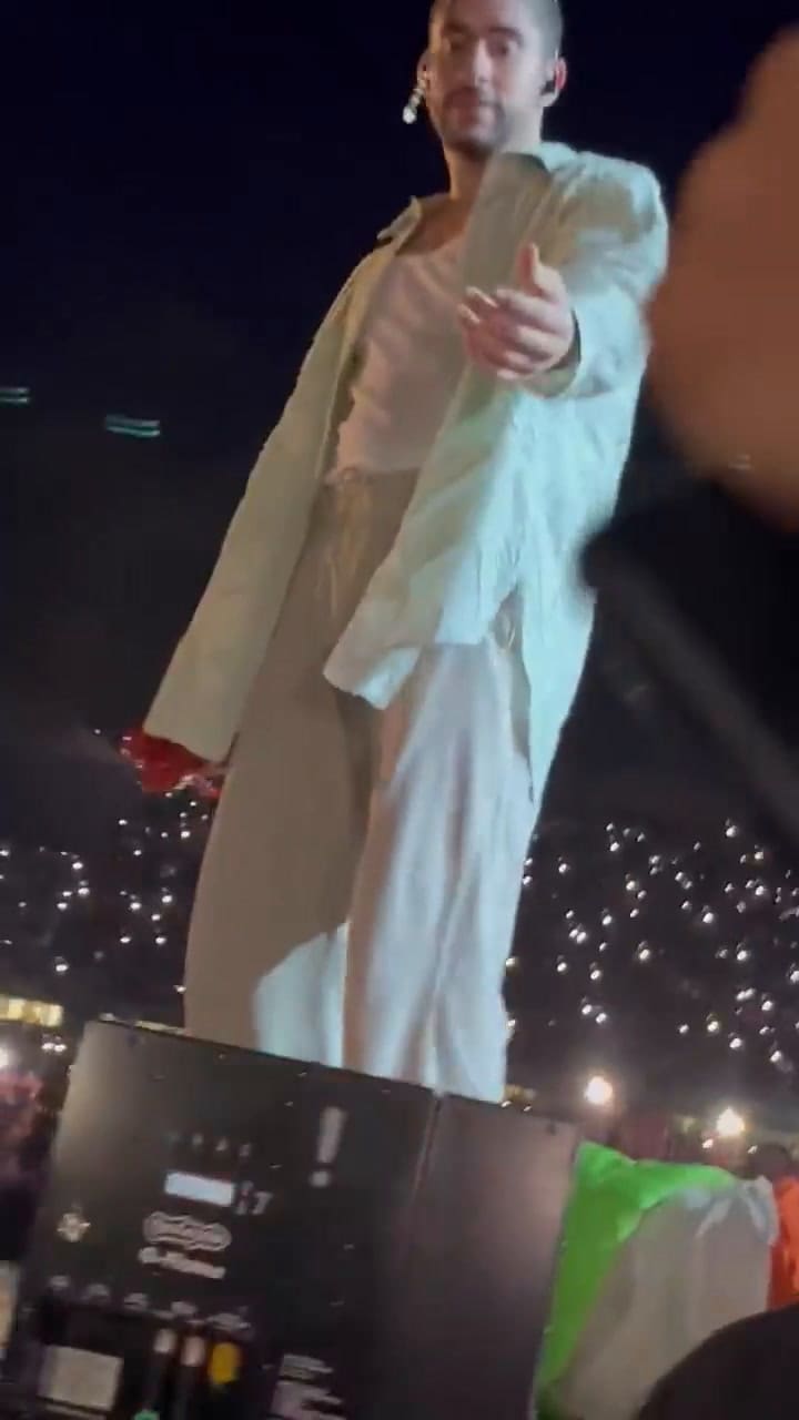 El particular regalo que le dieron a Bad Bunny