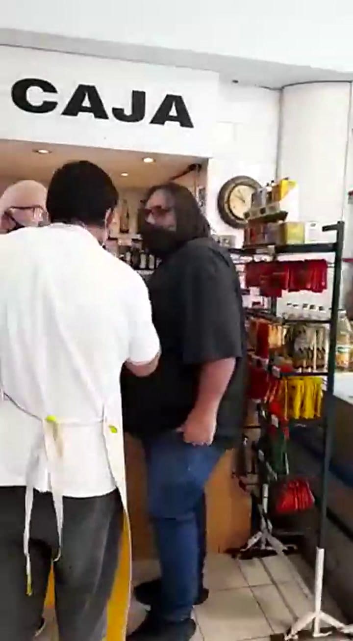 Roberto Baradel fue increpado en una pescadería de Mar del Plata