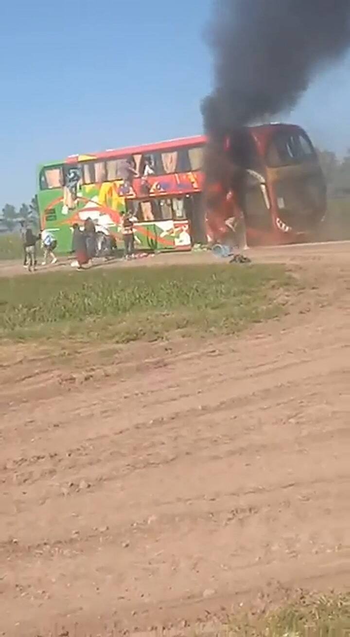 Un micro de larga distancia se prendió fuego en Tucumán