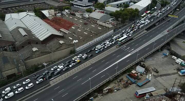 Coronavirus: Colas kilométricas de autos en los accesos a Capital