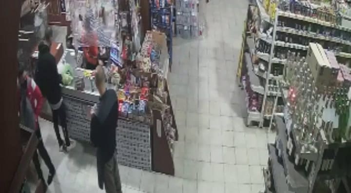 Un motochorro detenido tras intentar robar un supermercado chino en San Miguel