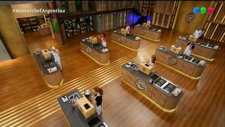 MasterChef Celebrity. Patricia Sosa y un show de percusión con la caja sorpresa - Fuente: Telefe