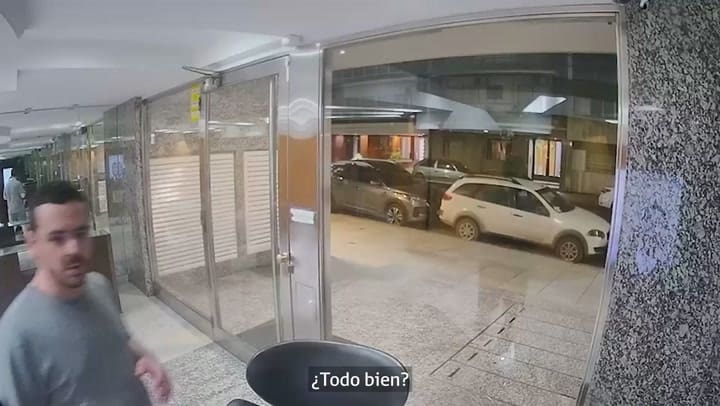 Recoleta: lo acusan de arrojarle aceite hirviendo a su padre