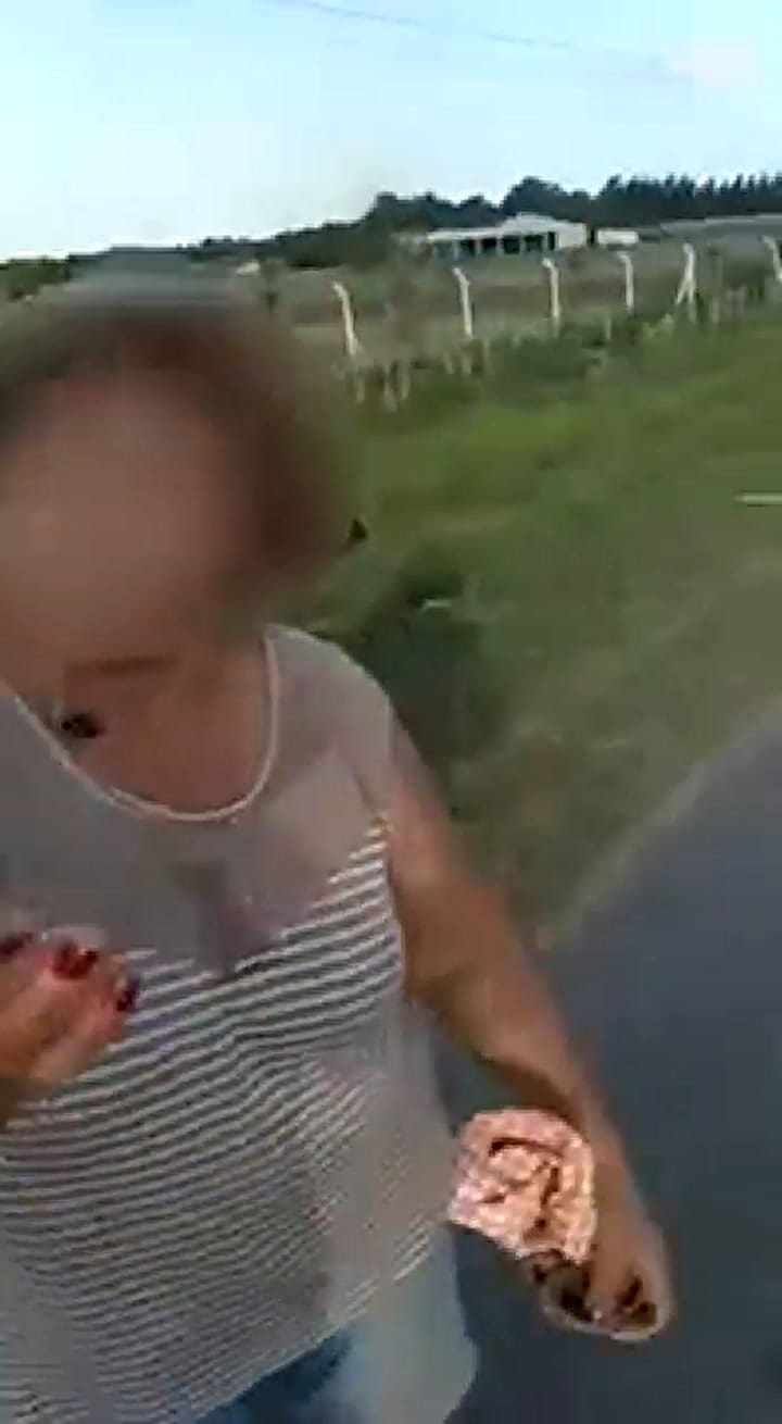 Escrache a una mujer que ahorcó a una perro caniche - Fuente: Redacción 0221