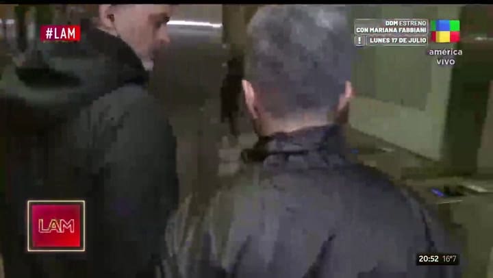 Jey Mammón huyó de un móvil con LAM