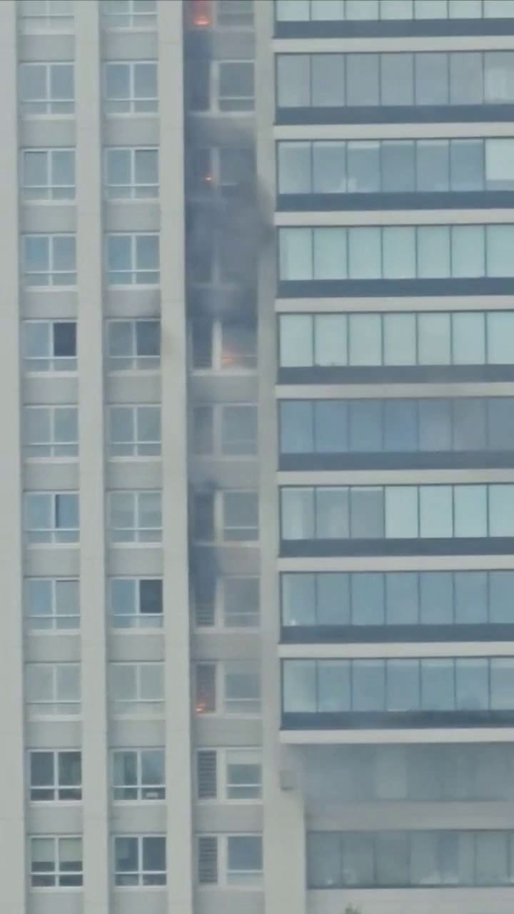 Al menos 50 personas fueron evacuadas de un edificio en Puerto Madero tras un incendio