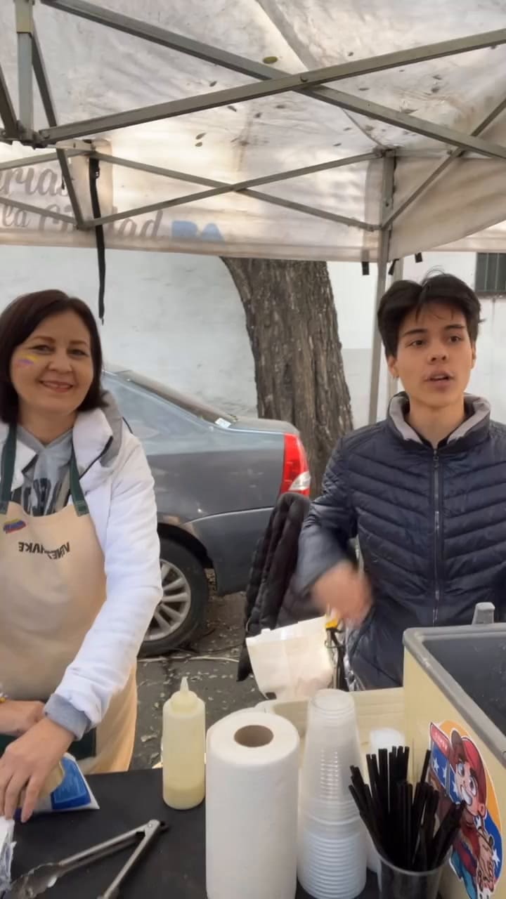 Cathy Fulop en la feria de emprendedores
