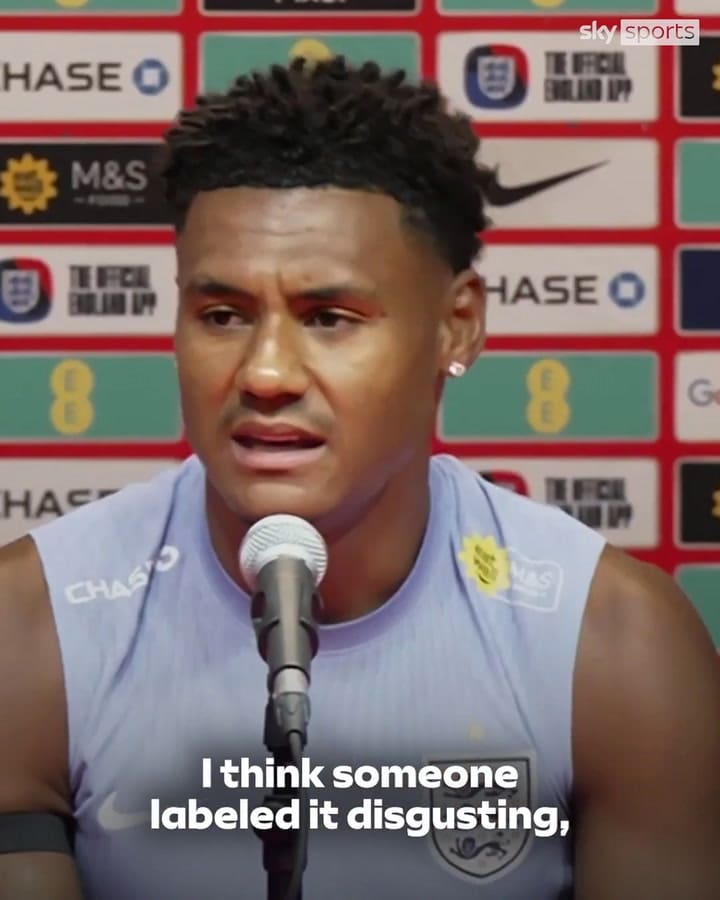 Ollie Watkins se puso del lado de Doku