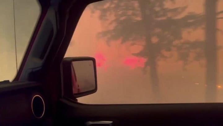 El incendio forestal de Bald Range se expandió a 50 km² en aproximadamente tres horas