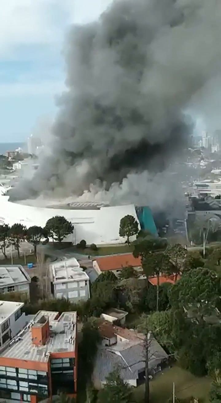 Punta del Este: se incendió la Tienda Inglesa