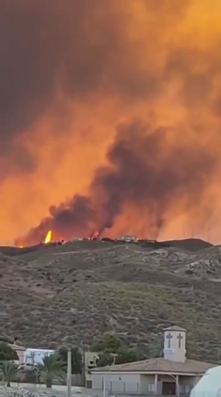 El incendio filmado por uno de los lugareños
