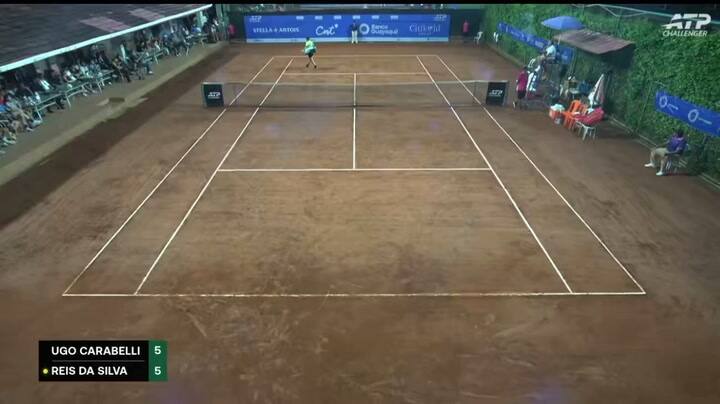 El momento en el que Carabelli abandona la cancha