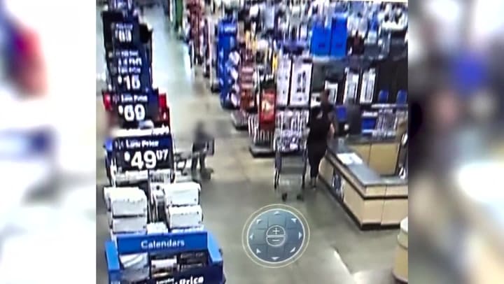 El dramático momento en un hombre intenta robarse a un niño en un supermercado en Florida