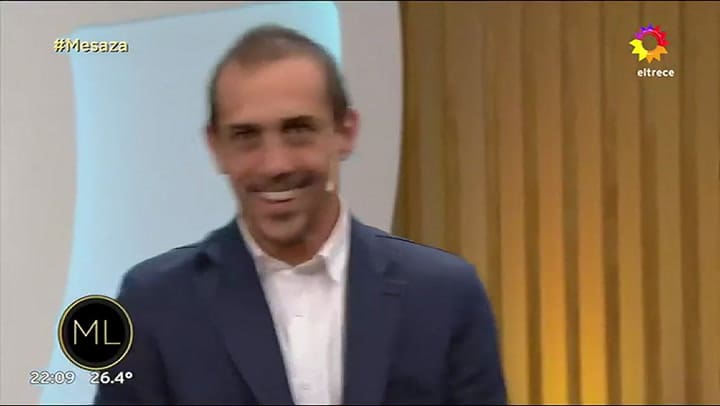 El sorpresivo pedido de Juana Viale a Juan Román Riquelme en la mesaza