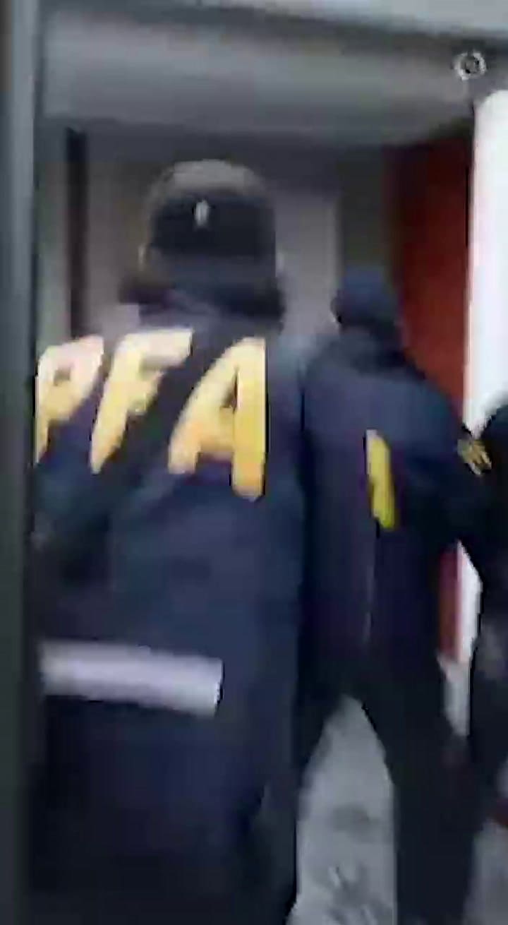 Tres detenidos por robar 185.000 dólares con el cuento del tío