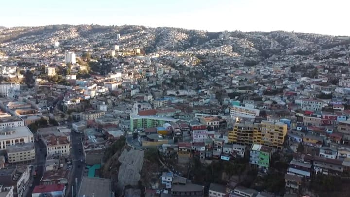Valparaíso sufre una explosión de casos y colapso sanitario - Fuente: AFP