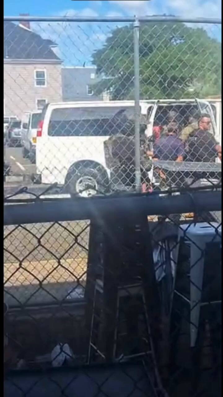 18 personas fueron detenidas por el ICE en un supermercado latino de Nueva Jersey