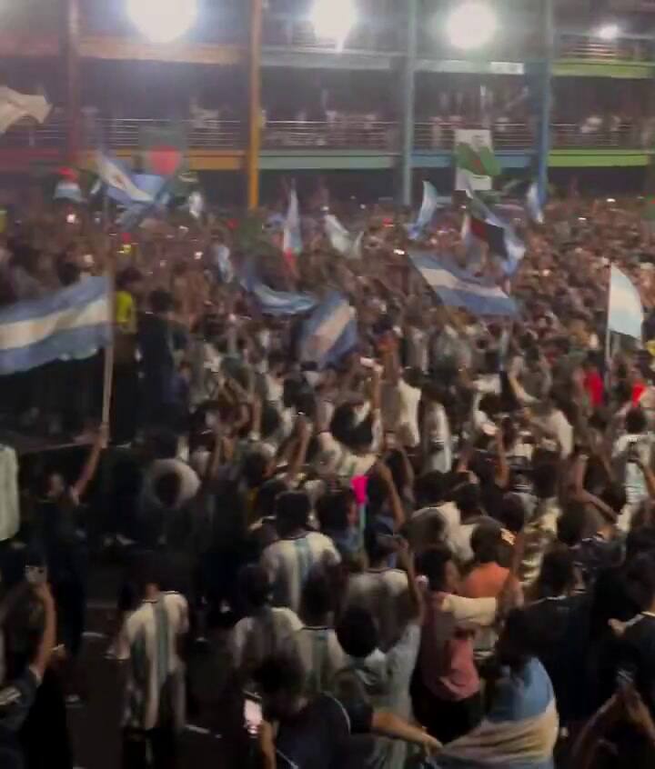 Locura total en Bangladesh por la selección argentina: miles de personas salieron a las calles a festejar otro triunfo