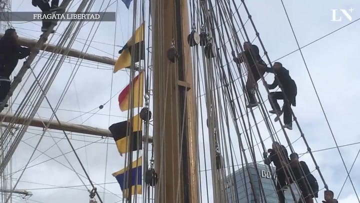La vida en altamar: así es navegar 70 horas a bordo de la Fragata Libertad