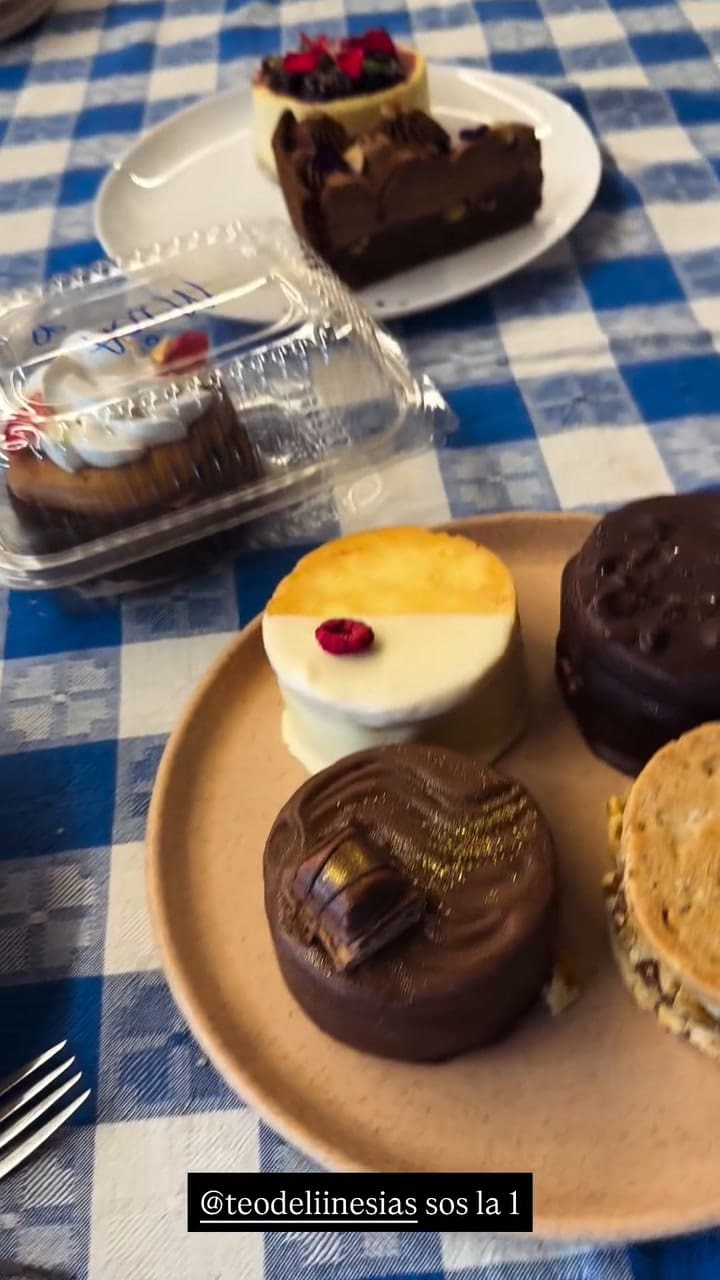 Los Erreway pasaron la tarde juntos con tortas y alfajores