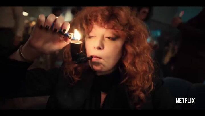 El divertido avance de Rusian Doll - Fuente: YouTube