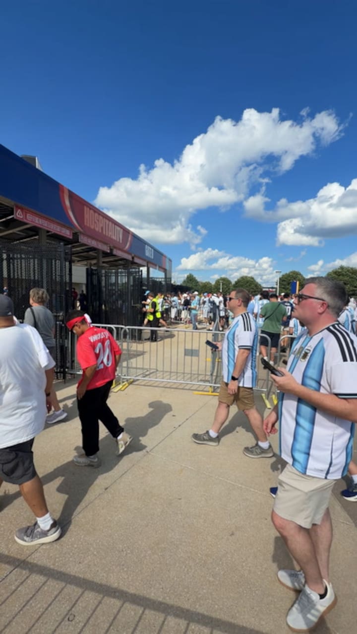 Abren las puertas del estadio
