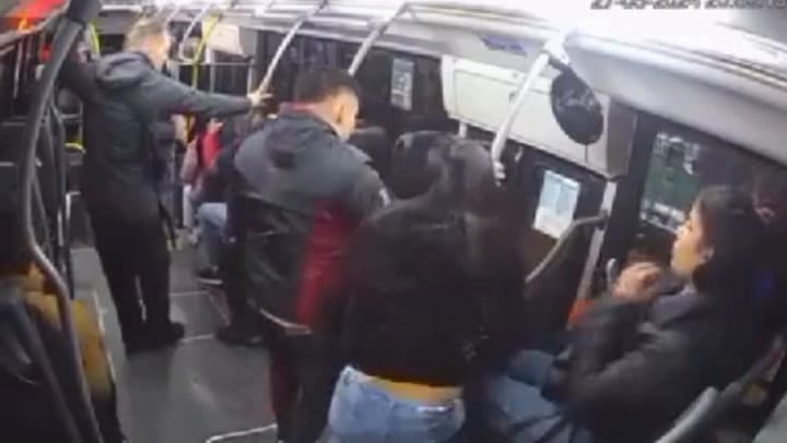 Recoleta: robo piraña en el colectivo 68