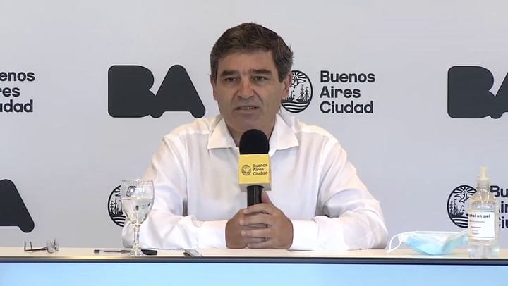 Las preocupaciones de Fernán Quirós sobre el avance de la pandemia