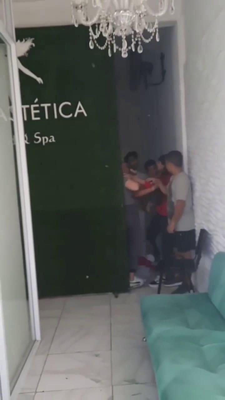 Fue a un centro de salud, le deformaron la cara y la golpearon cuando fue a reclamar