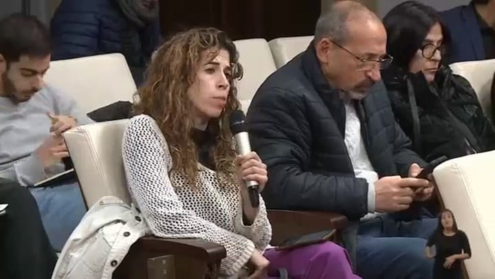 La respuesta de Adorni a una periodista española
