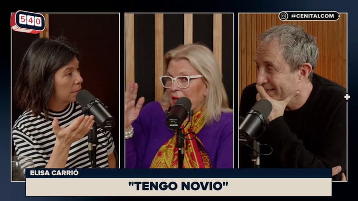 Elisa Carrió relata su "romance" antes de confesar que era una broma