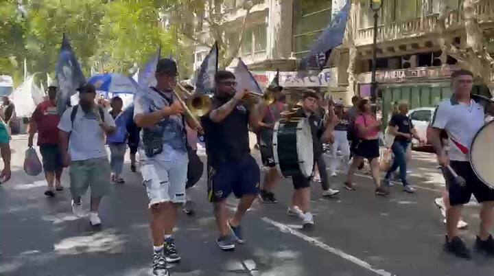 Protesta por la reforma laboral de distintos sectores sociales. Plaza de los dos Congresos