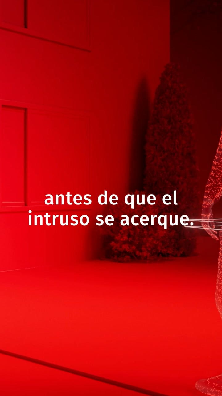 Diseñado para reforzar la seguridad en el exterior del hogar, protege áreas como patios, balcones y terrazas