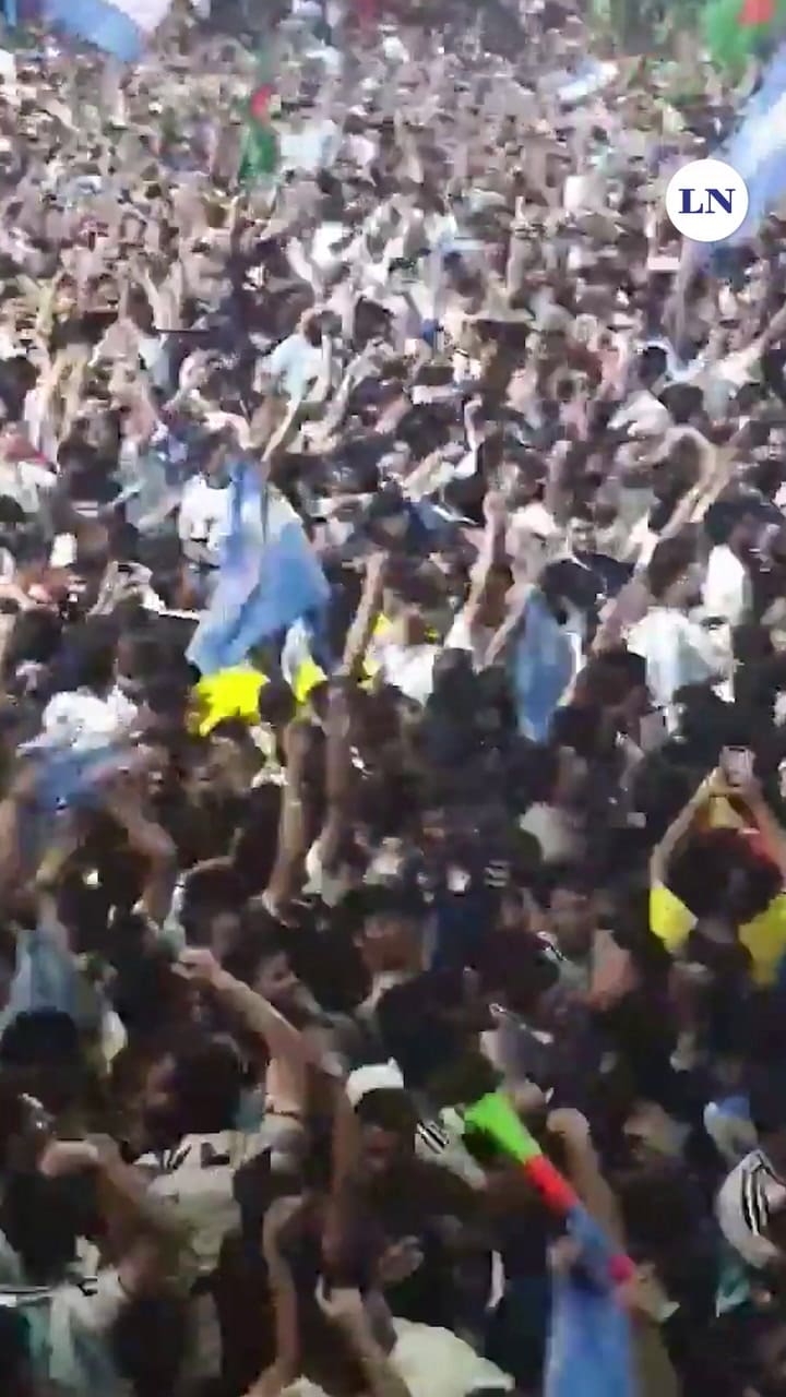 Locura Total En Bangladesh. Miles De Personas Salieron A La Calle A Festejar El Triunfo De Argentina