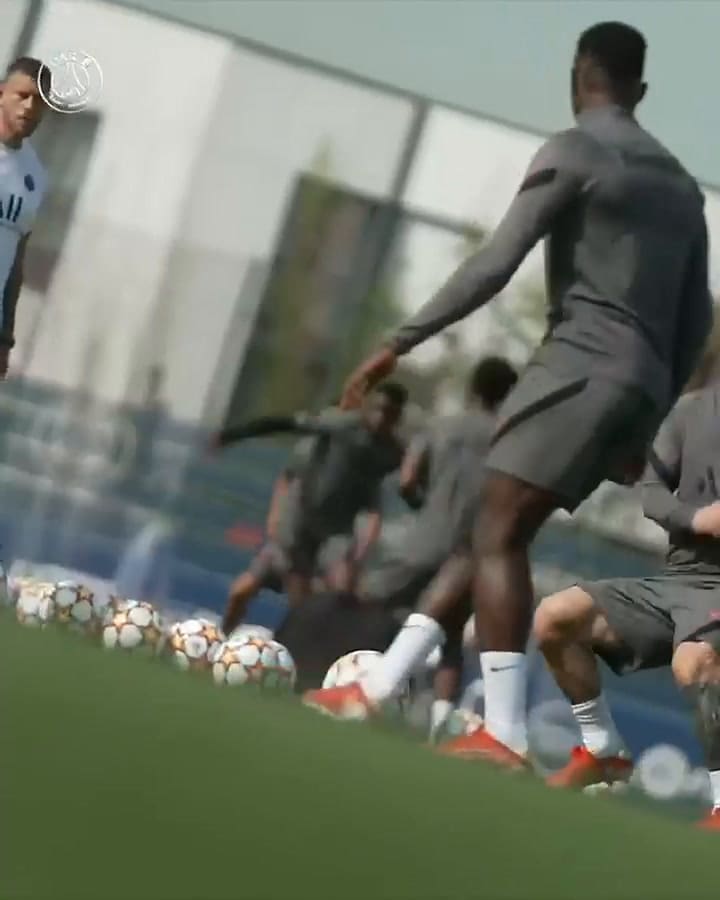 Neymar y Messi tiraron magia en el entrenamiento del PSG