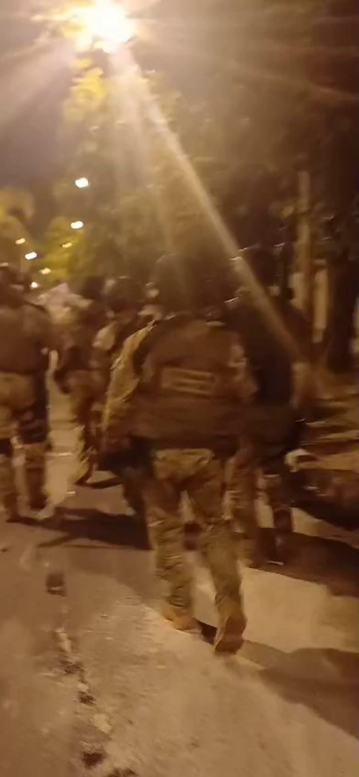 Uno de los allanamientos para buscar a los sospechosos